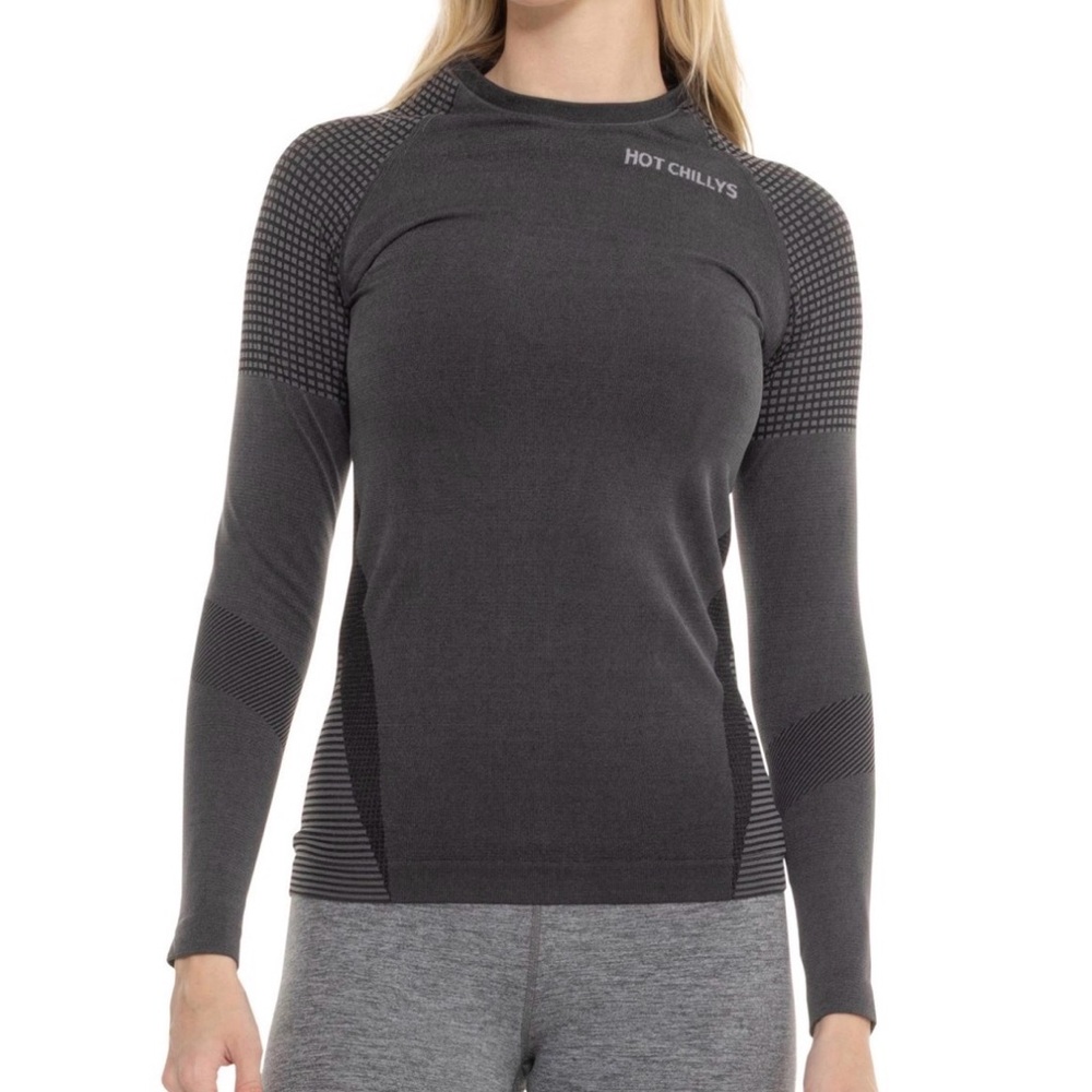 NWT- Hot Chillys 3D UPF30+ Base Layer Top
